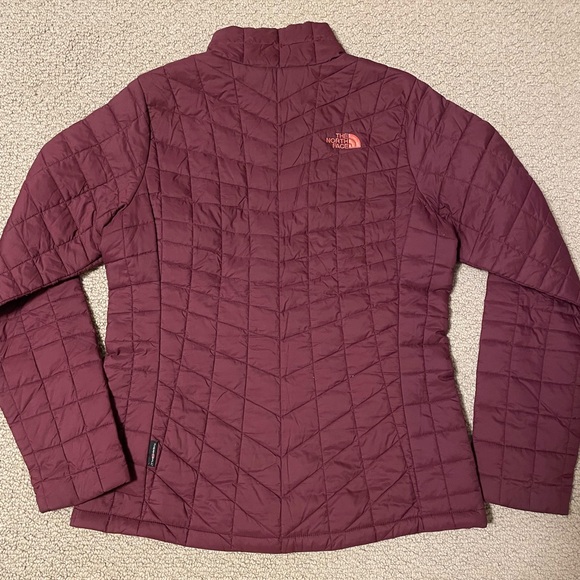 The North Face Women's Thermoball Full Zip Jacket Size Medium - Picture 2 of 4